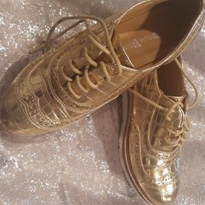 Glitz and Gold Womens Fashion Sneaker